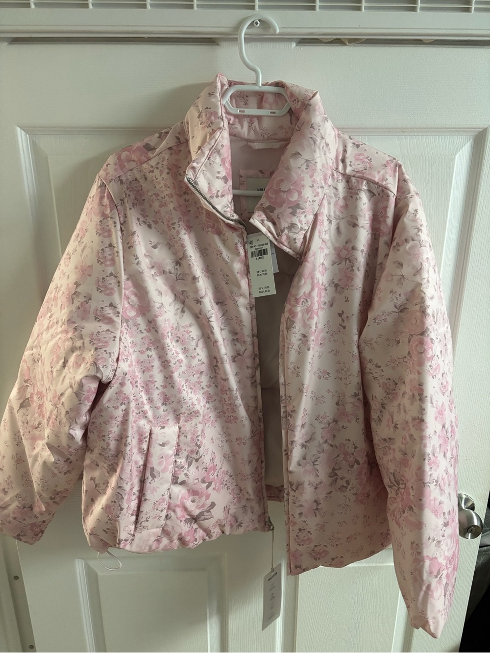 Hollister Women's Pink Floral Puffer Jacket XL